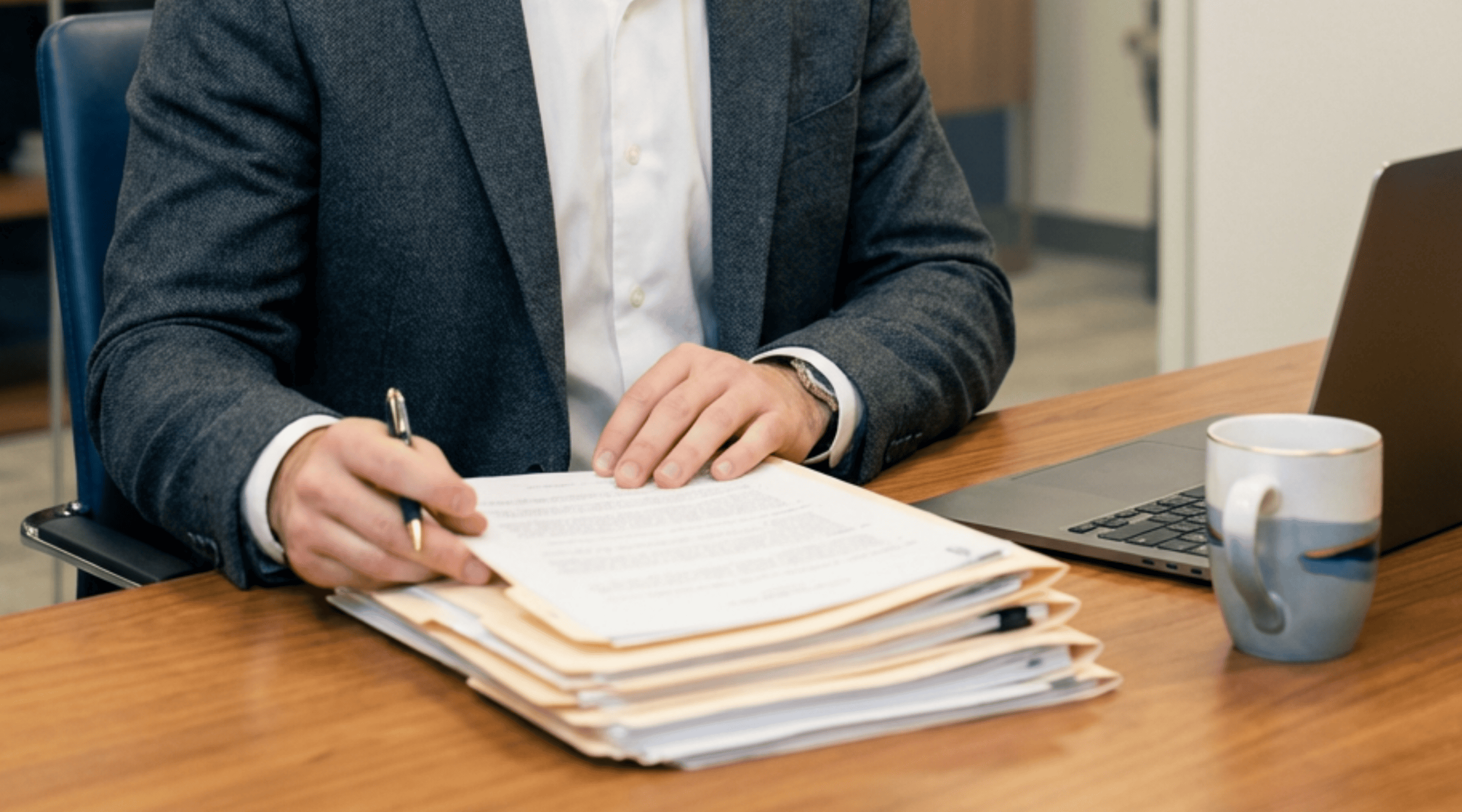 lawyer-signing-papers